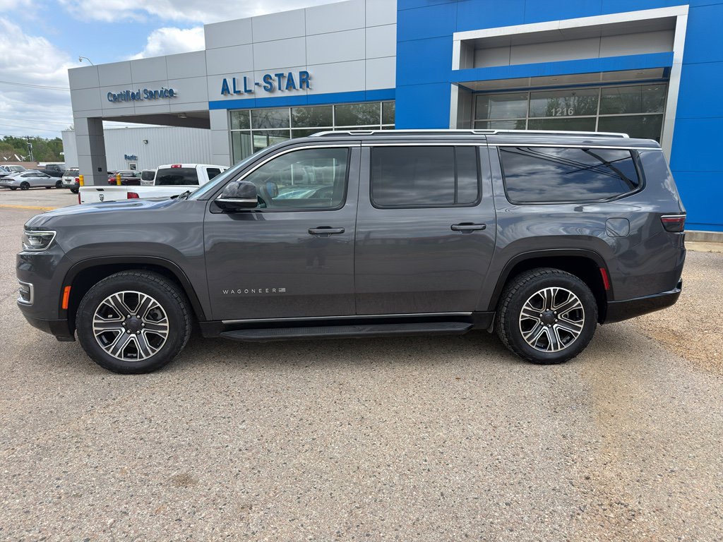 Used 2024 Jeep Wagoneer L Series II image 12