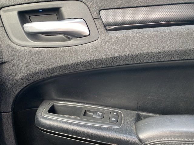 Used 2013 Chrysler 300 S image 18