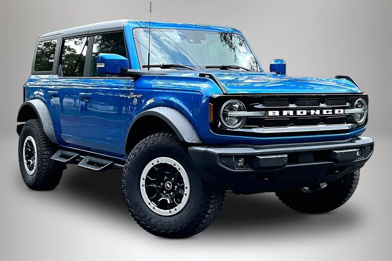 Used 2024 Ford Bronco Outer Banks w/ Sasquatch Package AWD/4WD image 2