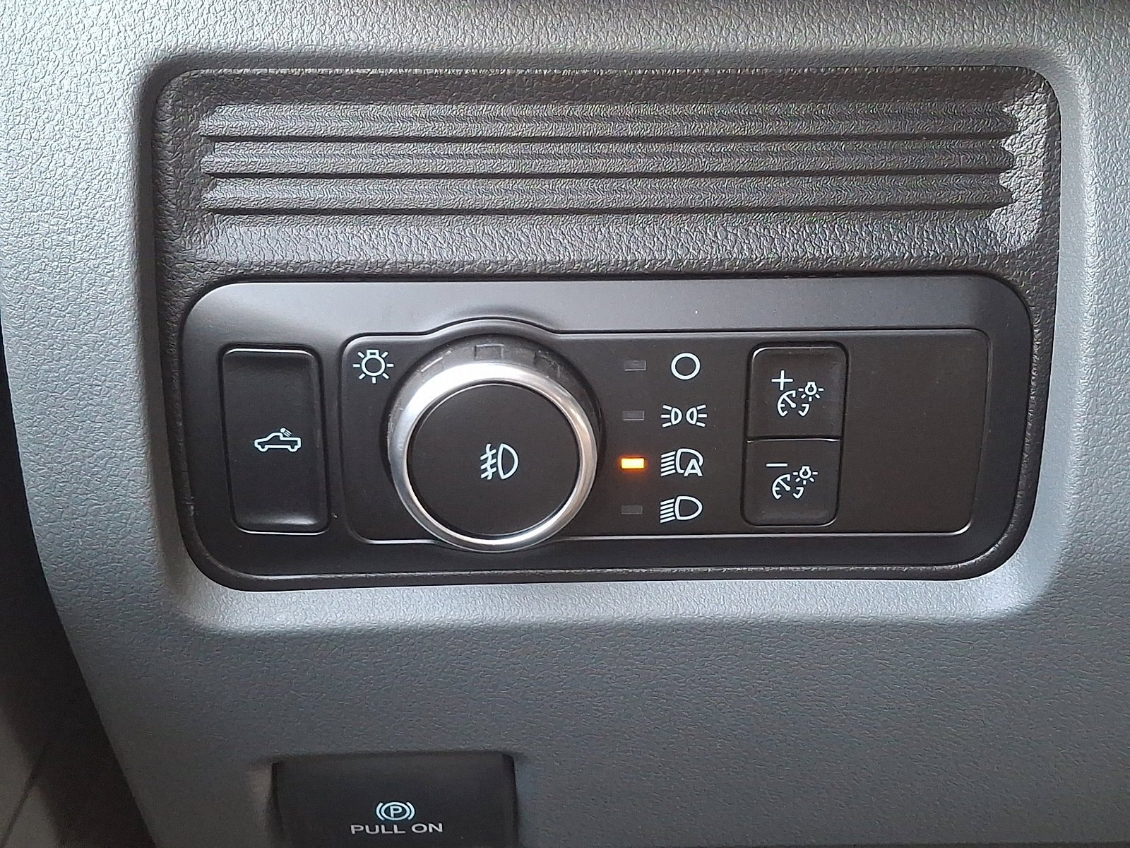 Used 2024 Ford F550 4x4 Crew Cab Super Duty image 24