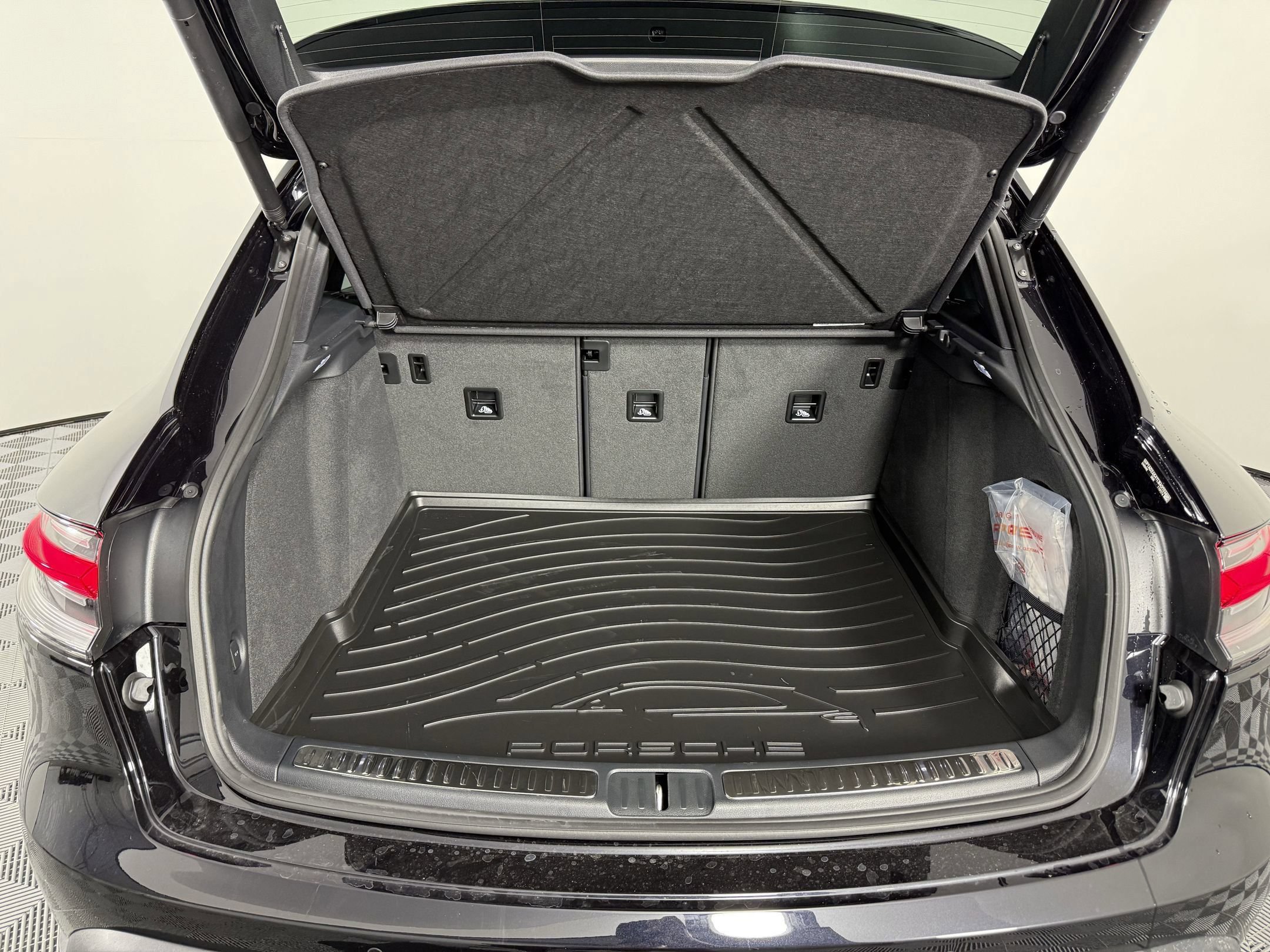Certified 2026 Porsche Macan S AWD/4WD image 23