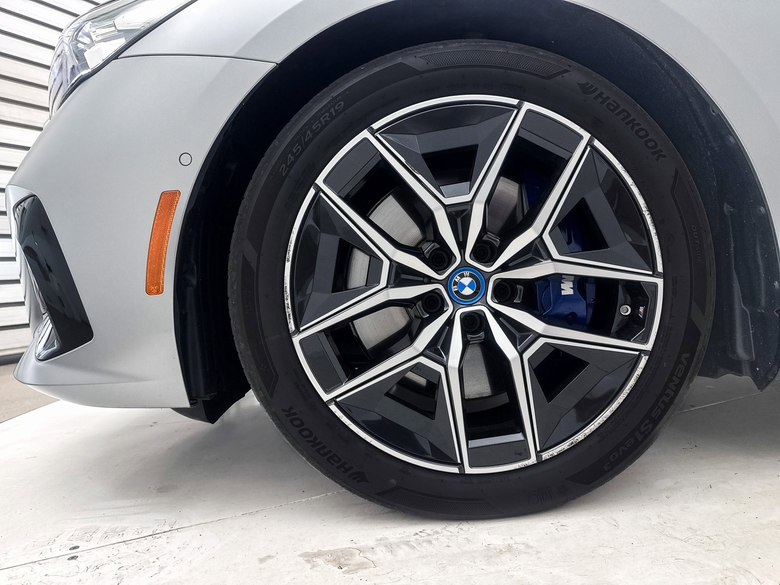 Used 2024 BMW i5 M60 w/ Premium Package image 17