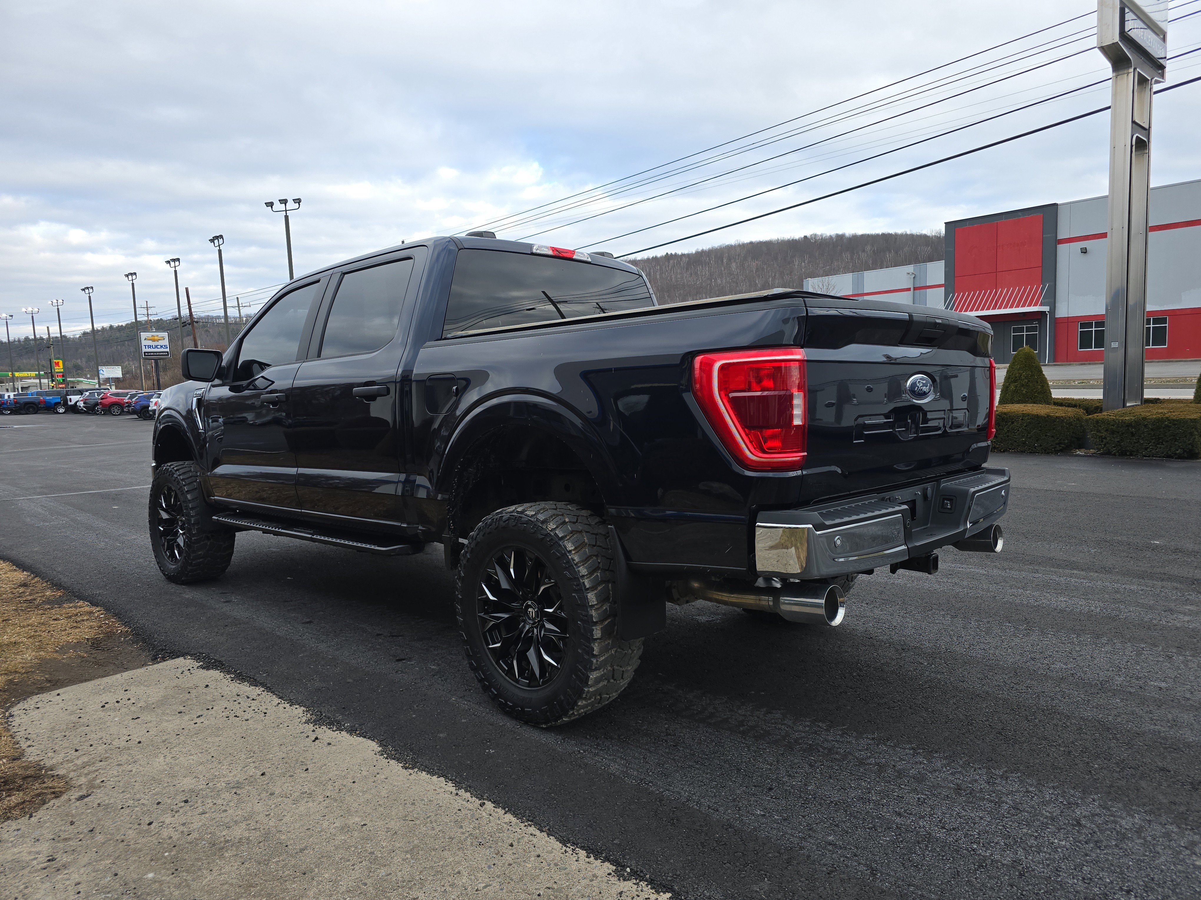 Used 2022 Ford F150 XLT image 6