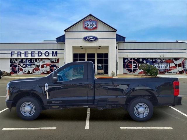 New 2025 Ford F250 XL w/ 360-Degree Camera Package RWD image 4