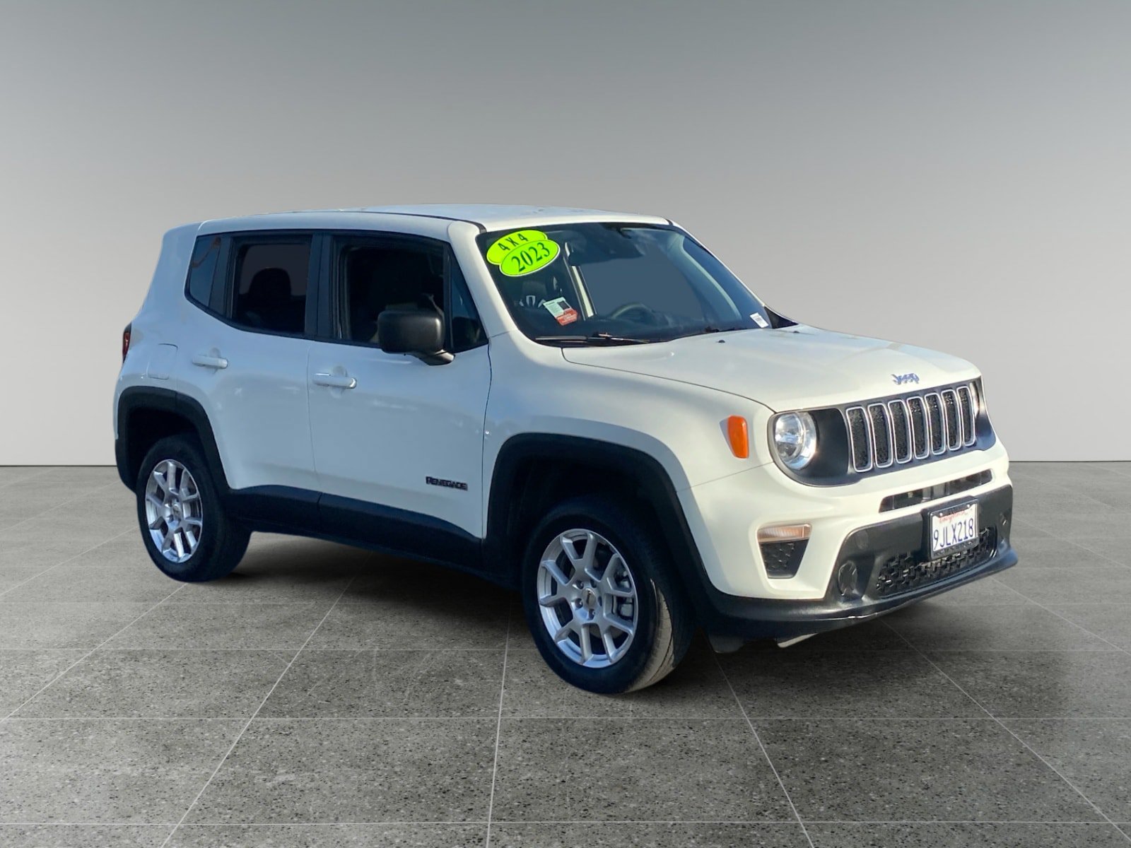 Used 2023 Jeep Renegade Latitude AWD/4WD image 7