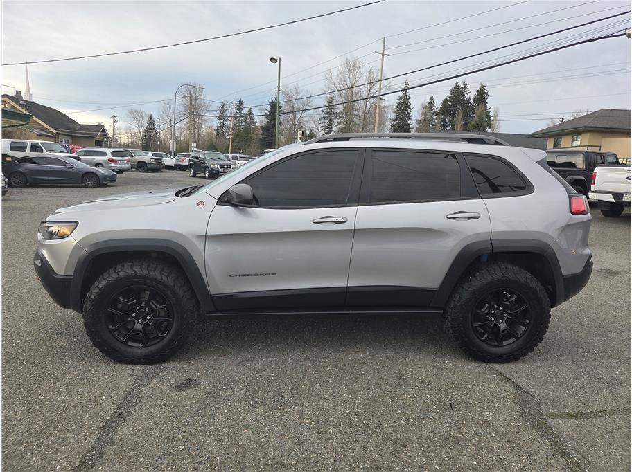 Used 2019 Jeep Cherokee Trailhawk image 5