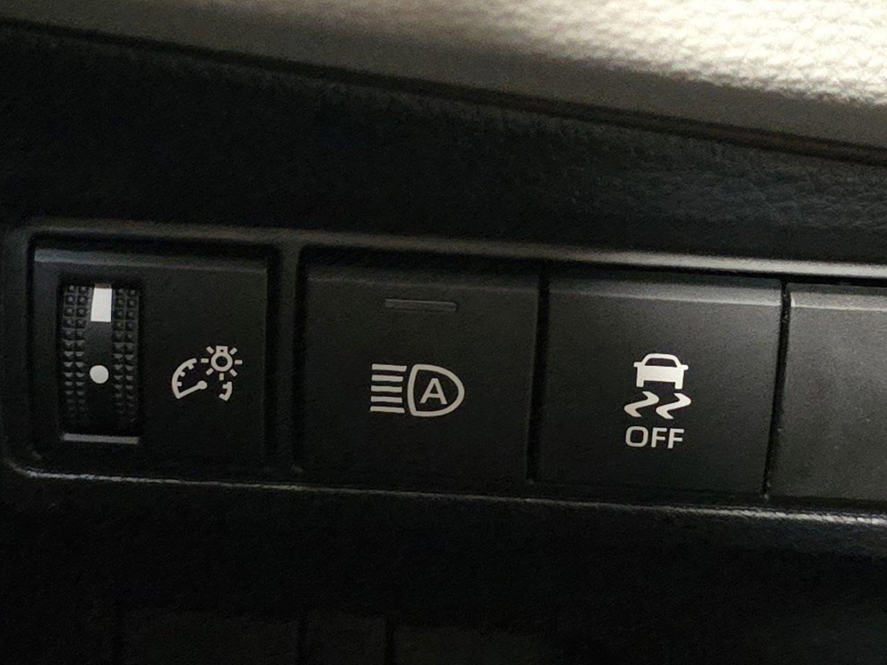 New 2026 Toyota Corolla Cross L image 31