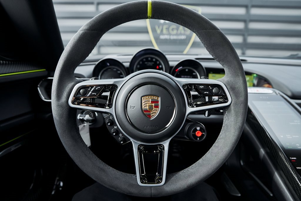 Used 2015 Porsche 918 Spyder image 64