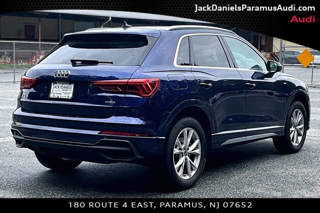 Used 2025 Audi Q3 2.0T Premium w/ Convenience Package AWD/4WD image 2