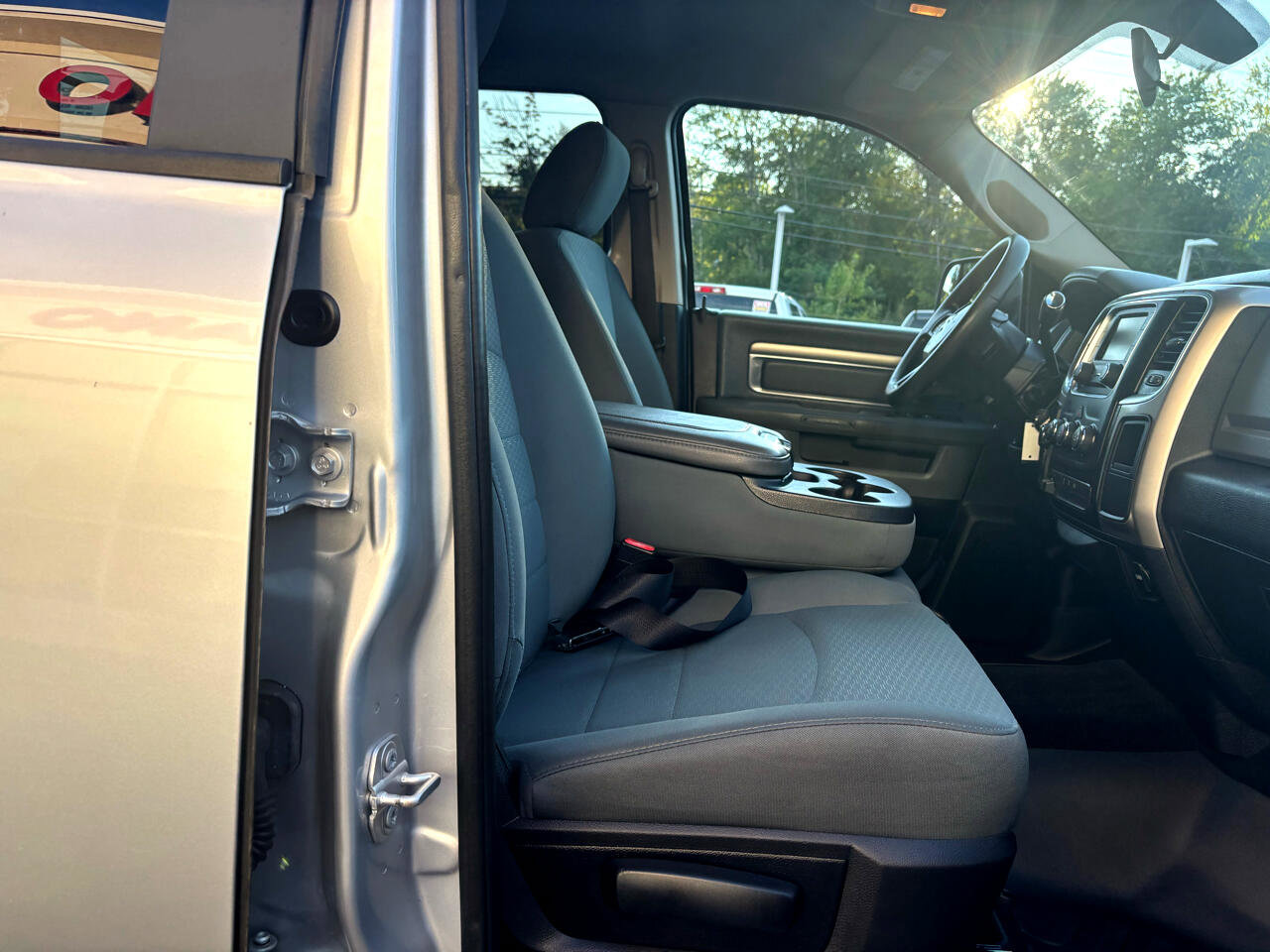 Used 2017 RAM 2500 SLT image 35