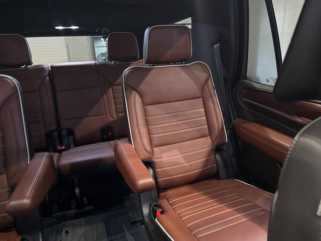 Used 2024 GMC Yukon Denali Ultimate AWD/4WD image 44