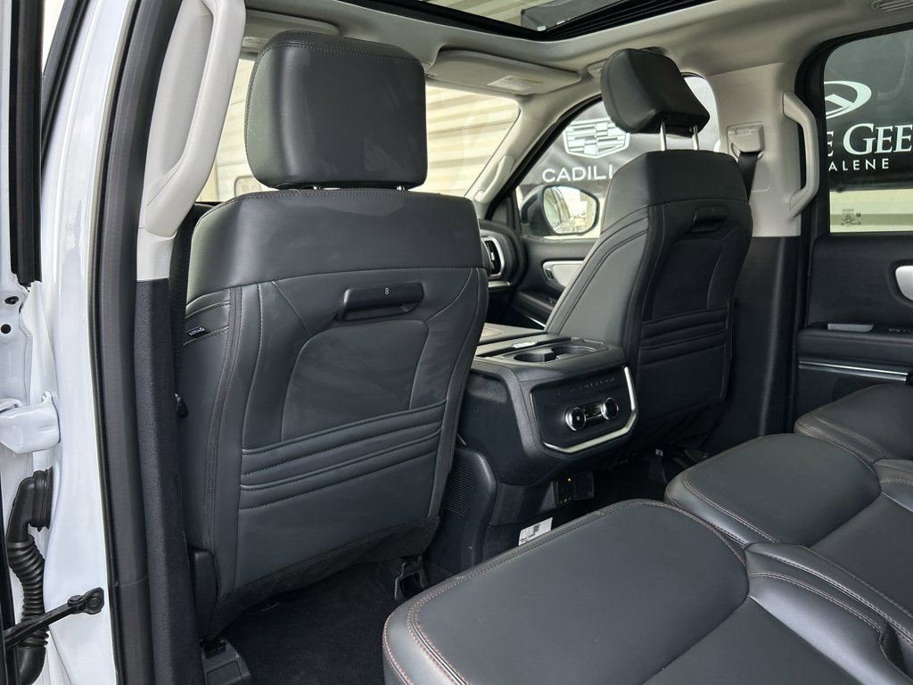 Used 2025 Ford Expedition Active AWD/4WD image 13