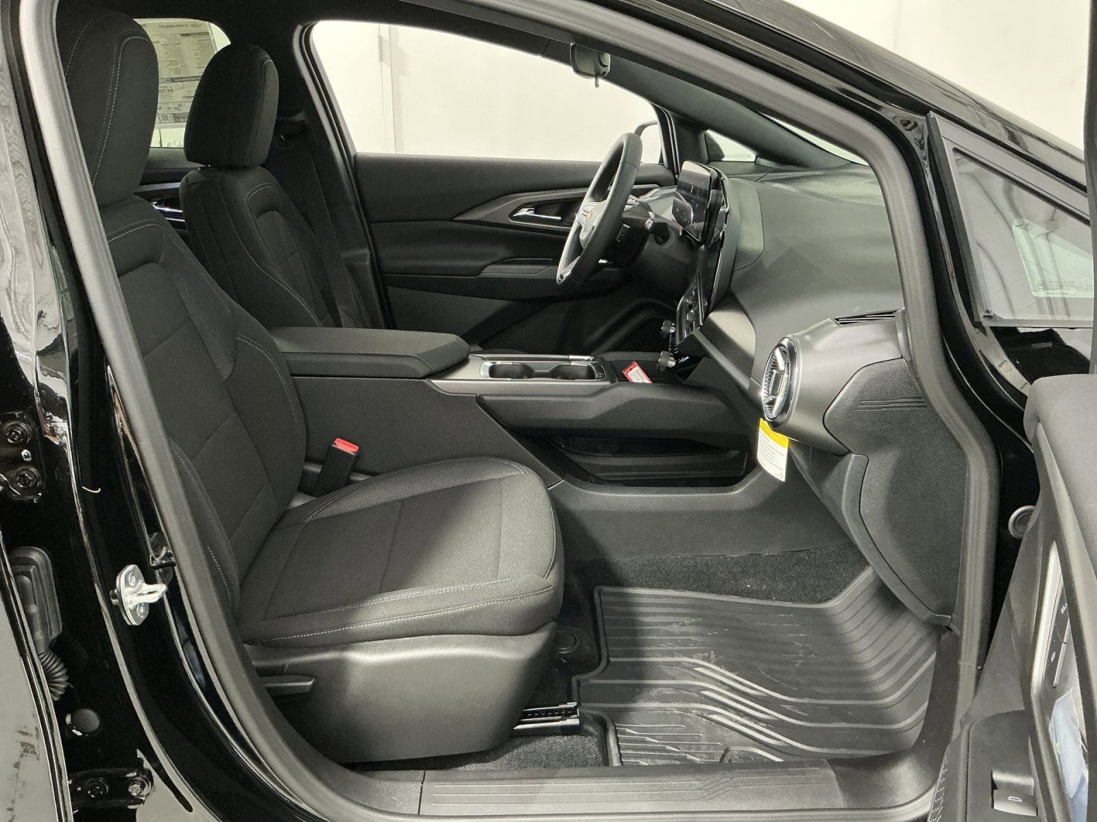 New 2026 Chevrolet Equinox EV LT w/ LPO, All-Weather Mat Package image 33