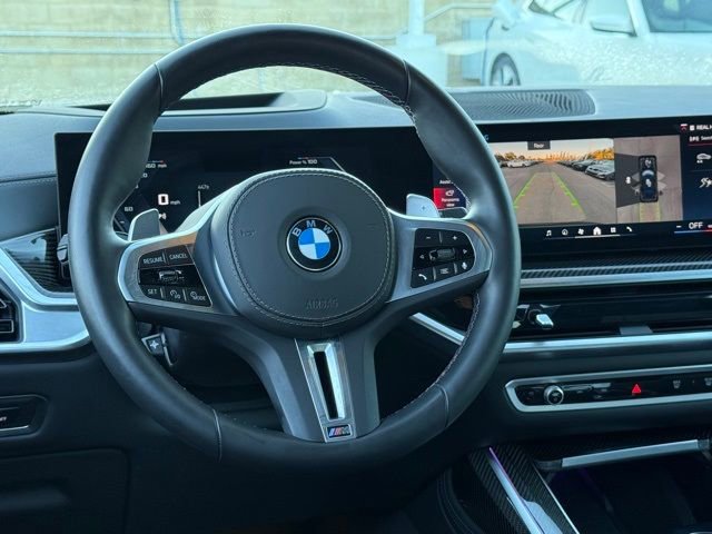 Used 2025 BMW X7 M60i w/ Climate Comfort Package image 30