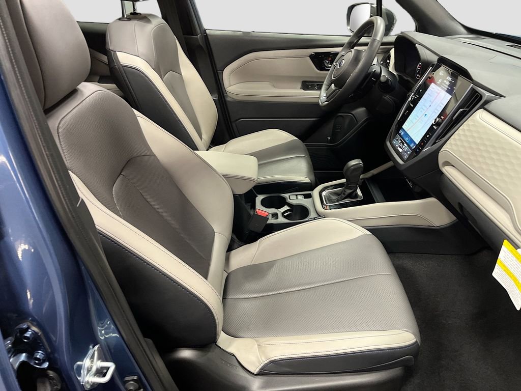 Used 2025 Subaru Forester Limited AWD/4WD image 30