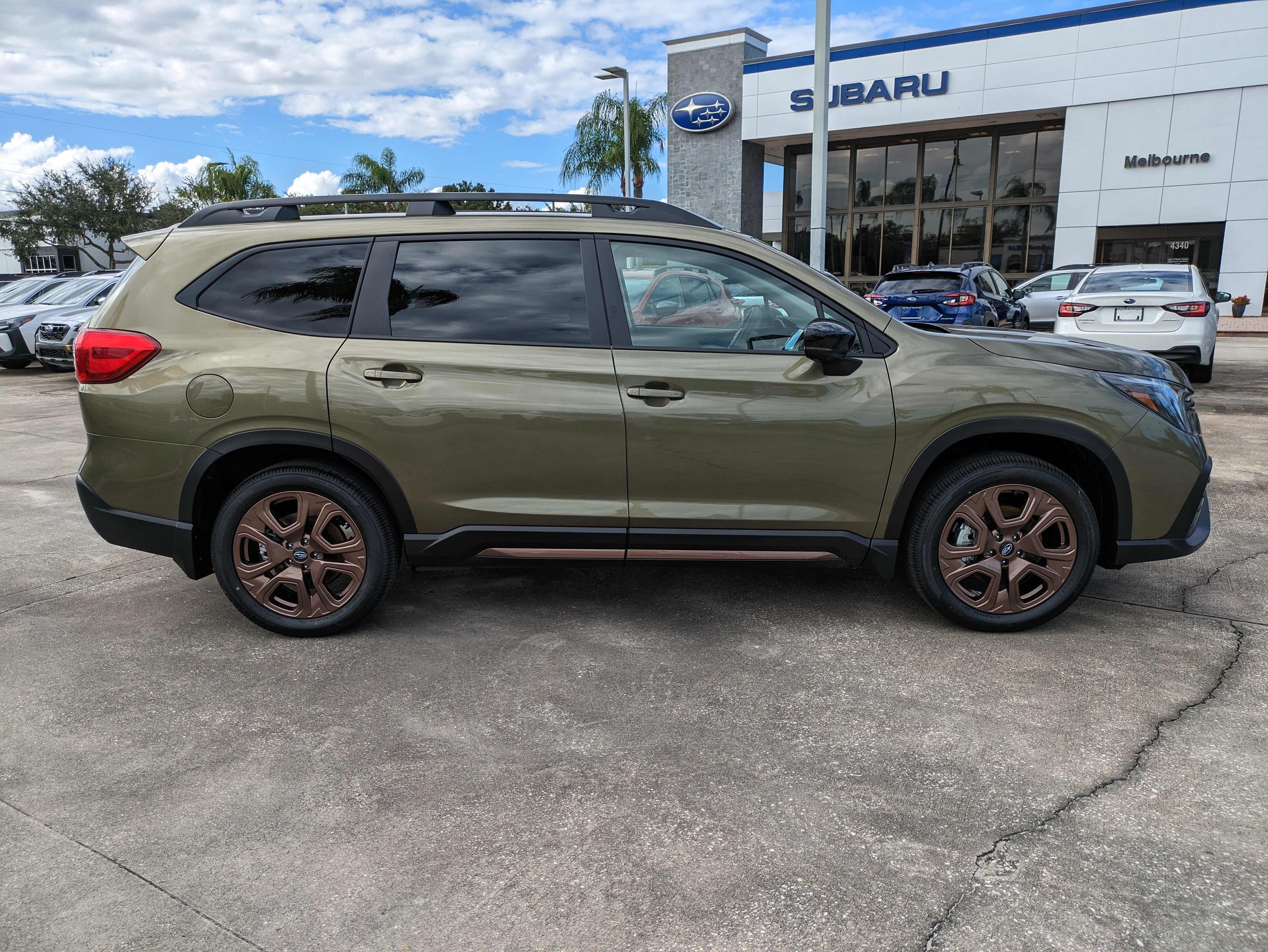 New 2025 Subaru Ascent Bronze Edition w/ Popular Package #2 AWD/4WD image 3