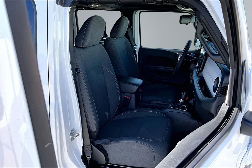 Used 2024 Jeep Wrangler Unlimited image 15
