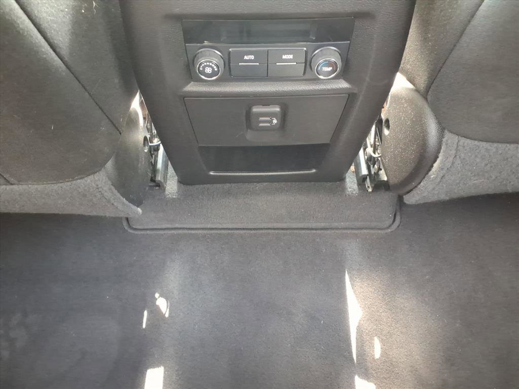 Used 2019 Chevrolet Traverse LT image 20