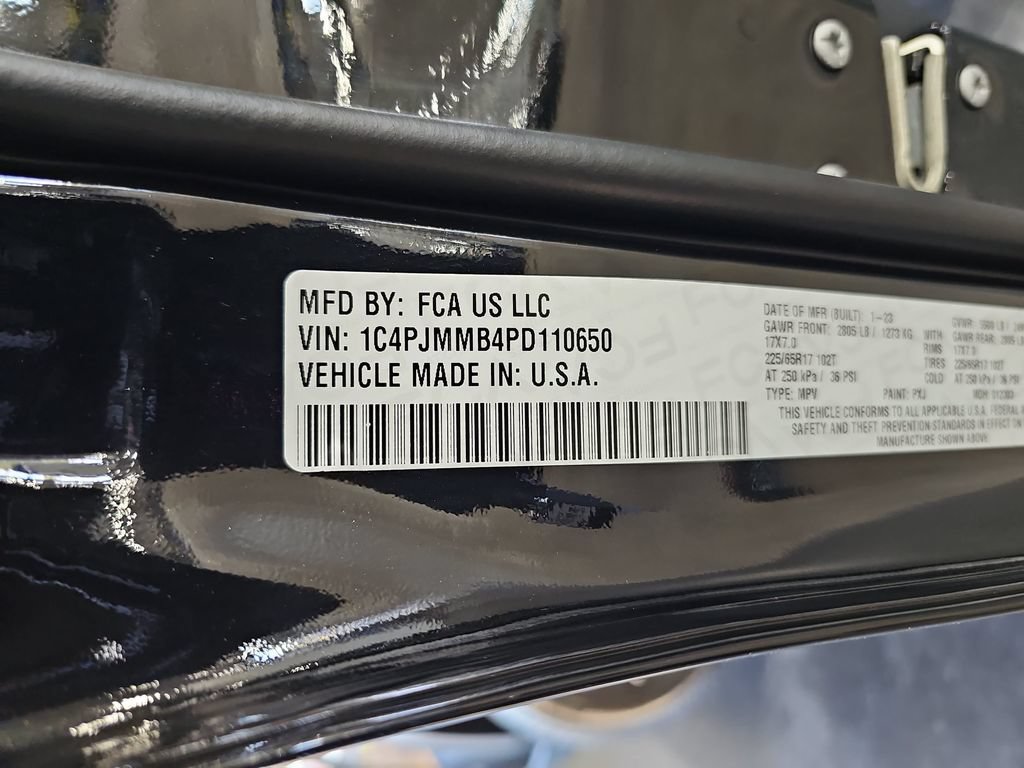 Used 2023 Jeep Cherokee Altitude Lux AWD/4WD image 35