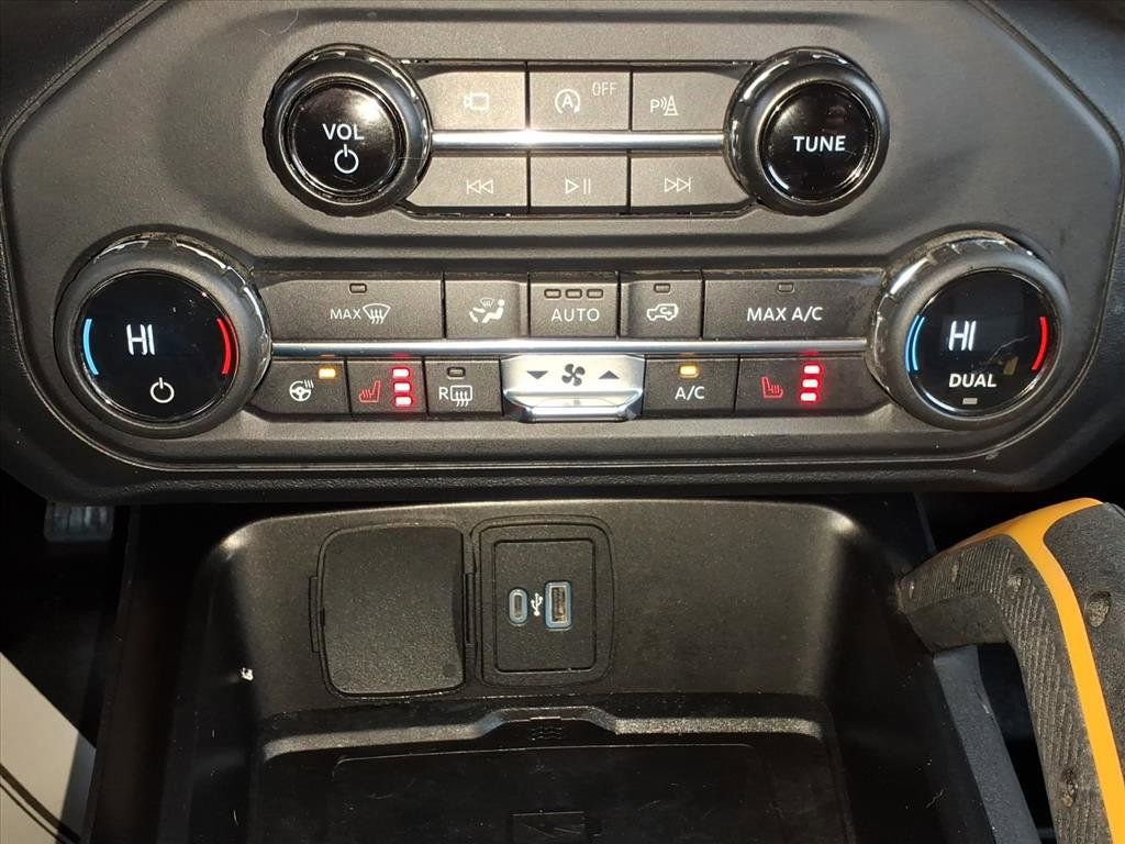 Used 2021 Ford Bronco Badlands image 16