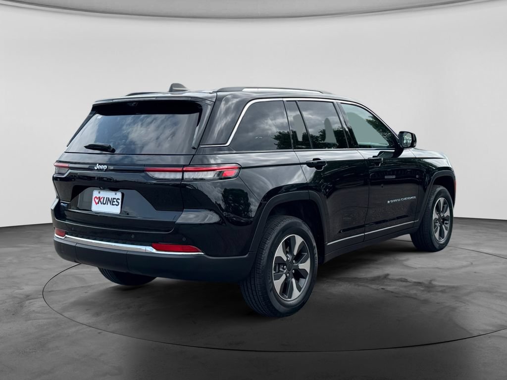 Used 2022 Jeep Grand Cherokee Limited 4xe w/ Luxury Tech Group II AWD/4WD image 10