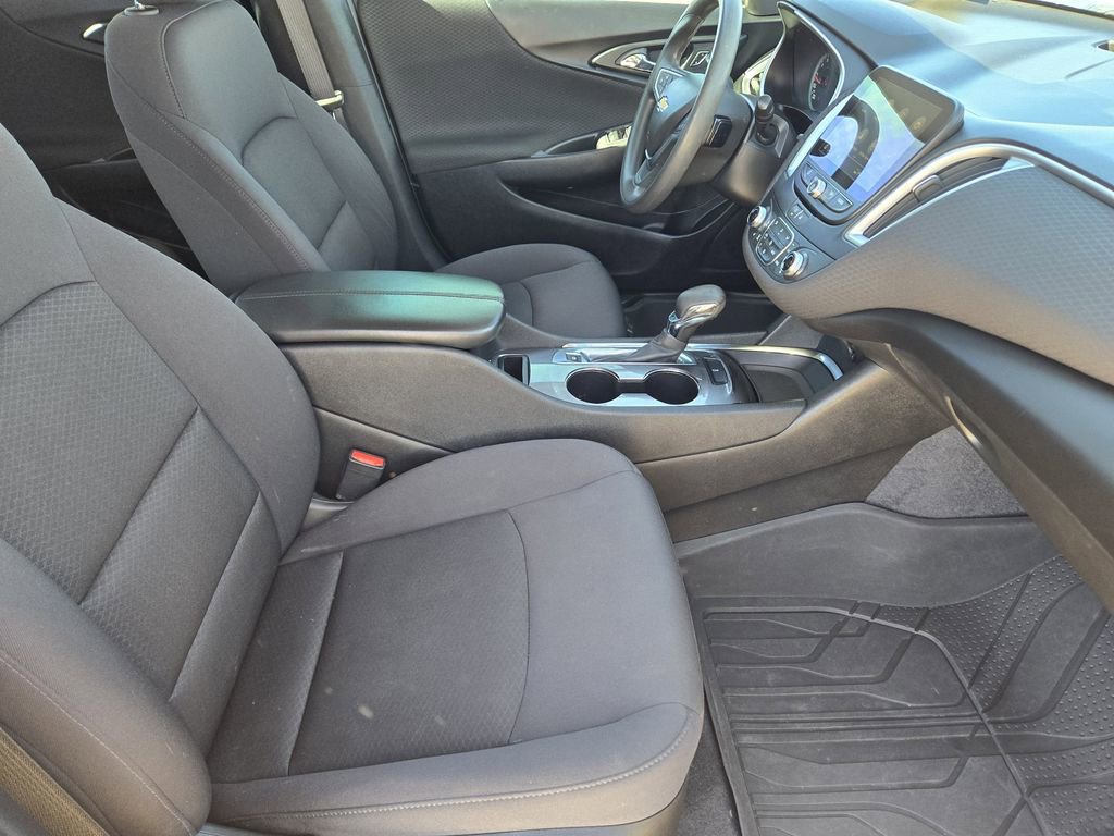 Used 2022 Chevrolet Malibu LT image 19