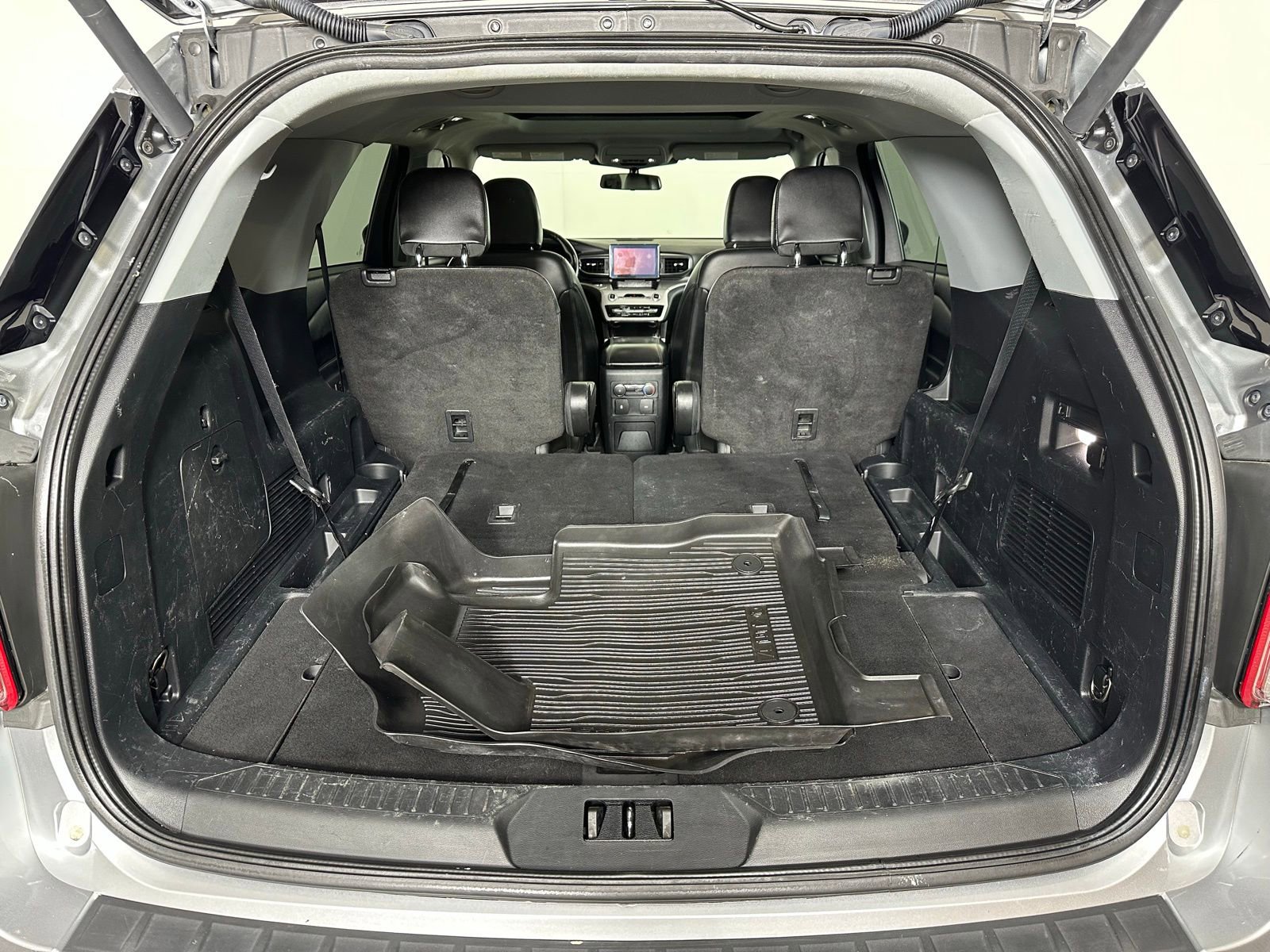 Used 2023 Ford Explorer XLT w/ Equipment Group 202A image 28