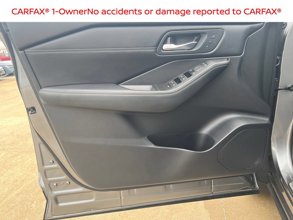 Certified 2025 Nissan Rogue SL w/ SL Premium Package FWD image 14