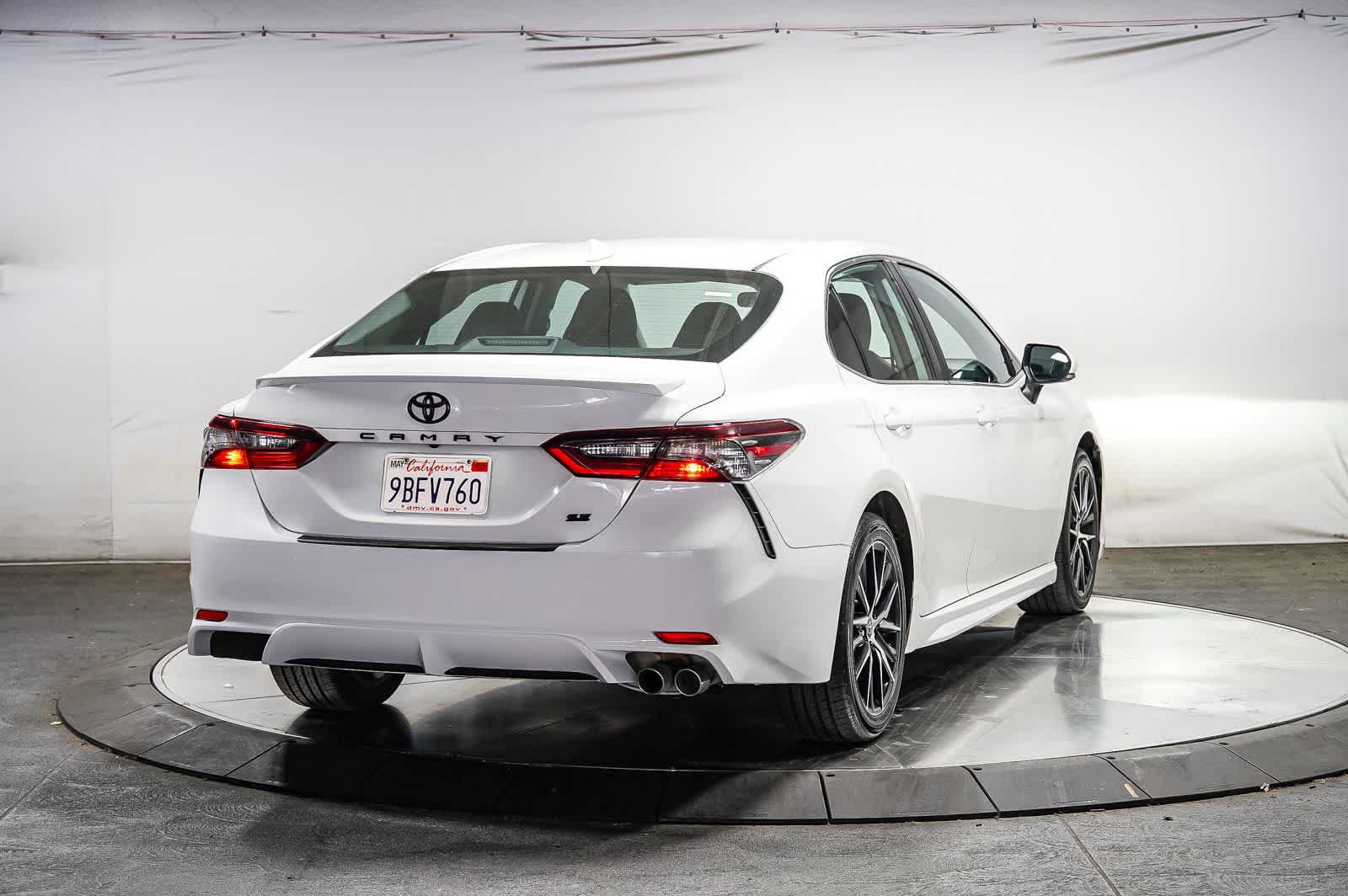 Certified 2022 Toyota Camry SE FWD image 5
