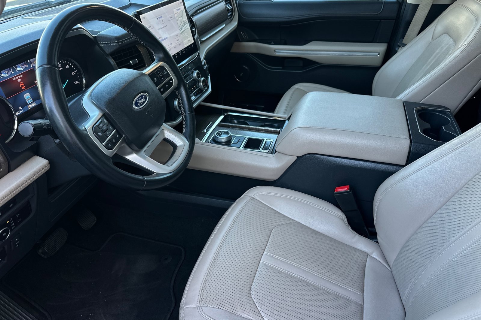 Used 2023 Ford Expedition Max Limited image 9