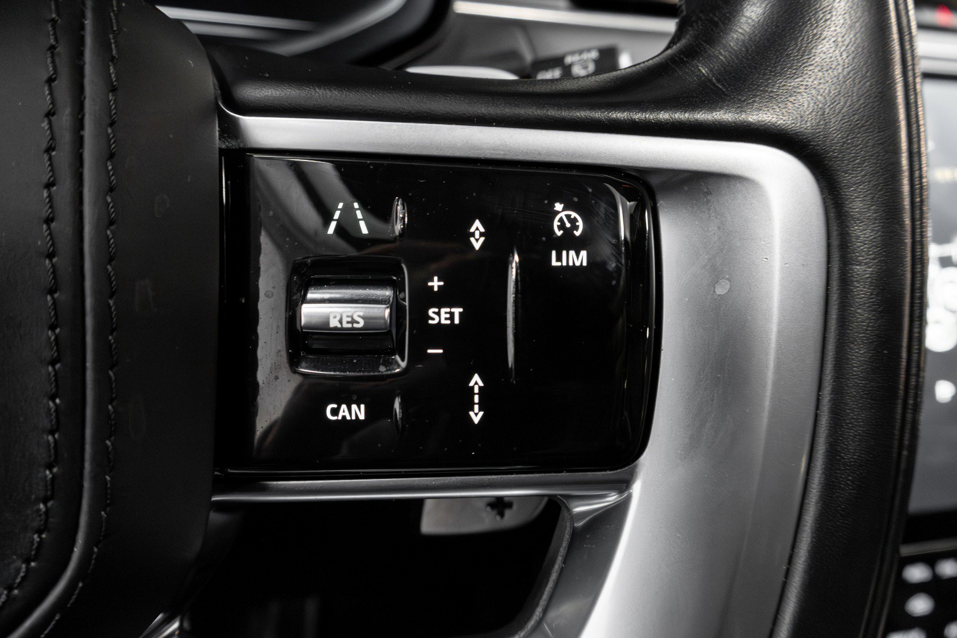 Used 2023 Land Rover Range Rover Long Wheelbase SE image 58