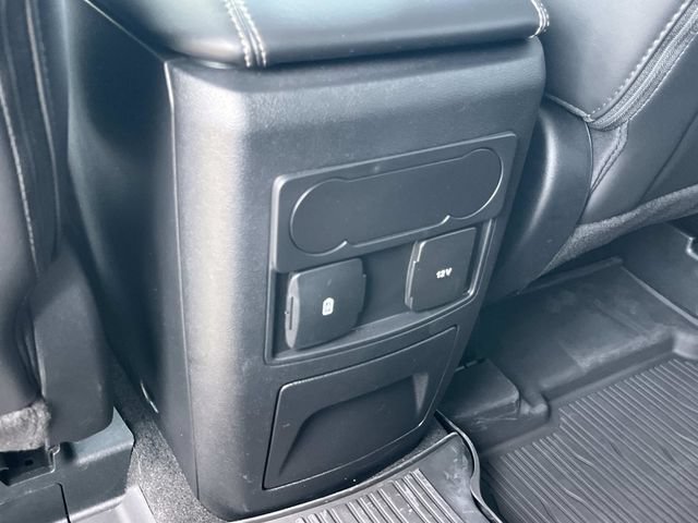 Used 2023 Ford Explorer XLT w/ Equipment Group 202A AWD/4WD image 18