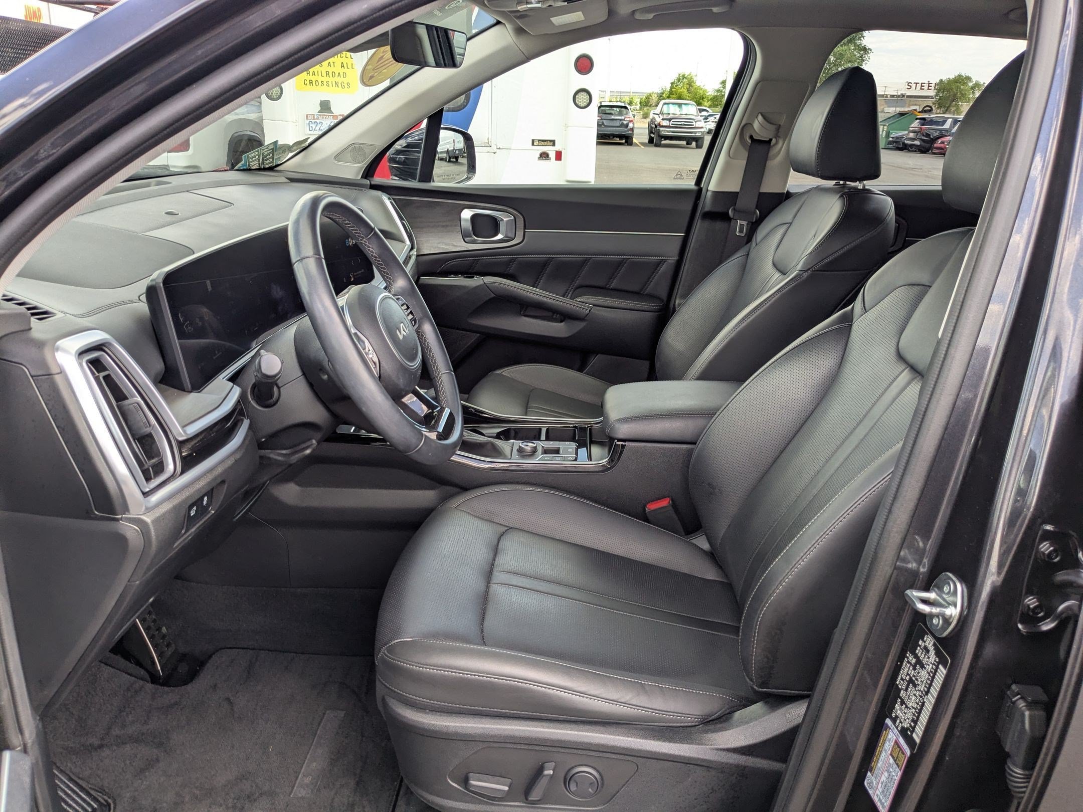 Certified 2025 Kia Sorento SX AWD/4WD image 25