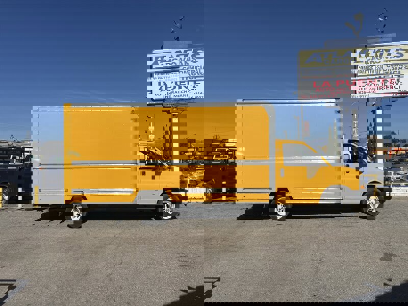 Used 2021 GMC Savana 3500 Extended w/ Power Convenience Package image 2