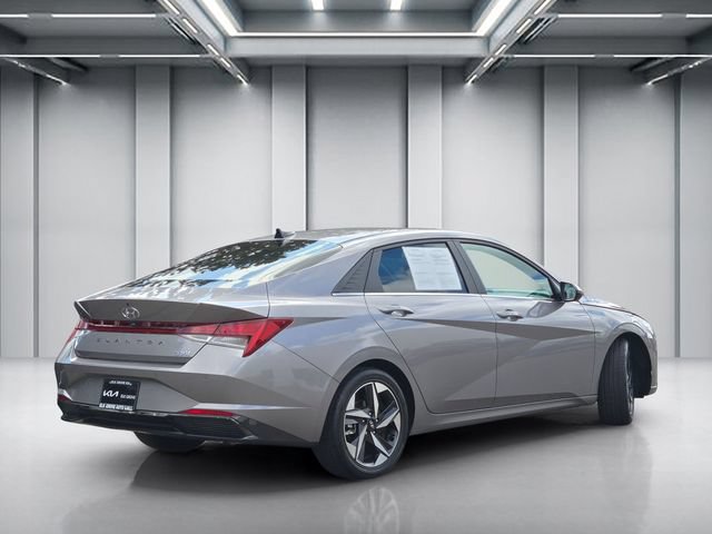 Used 2023 Hyundai Elantra Limited FWD image 4