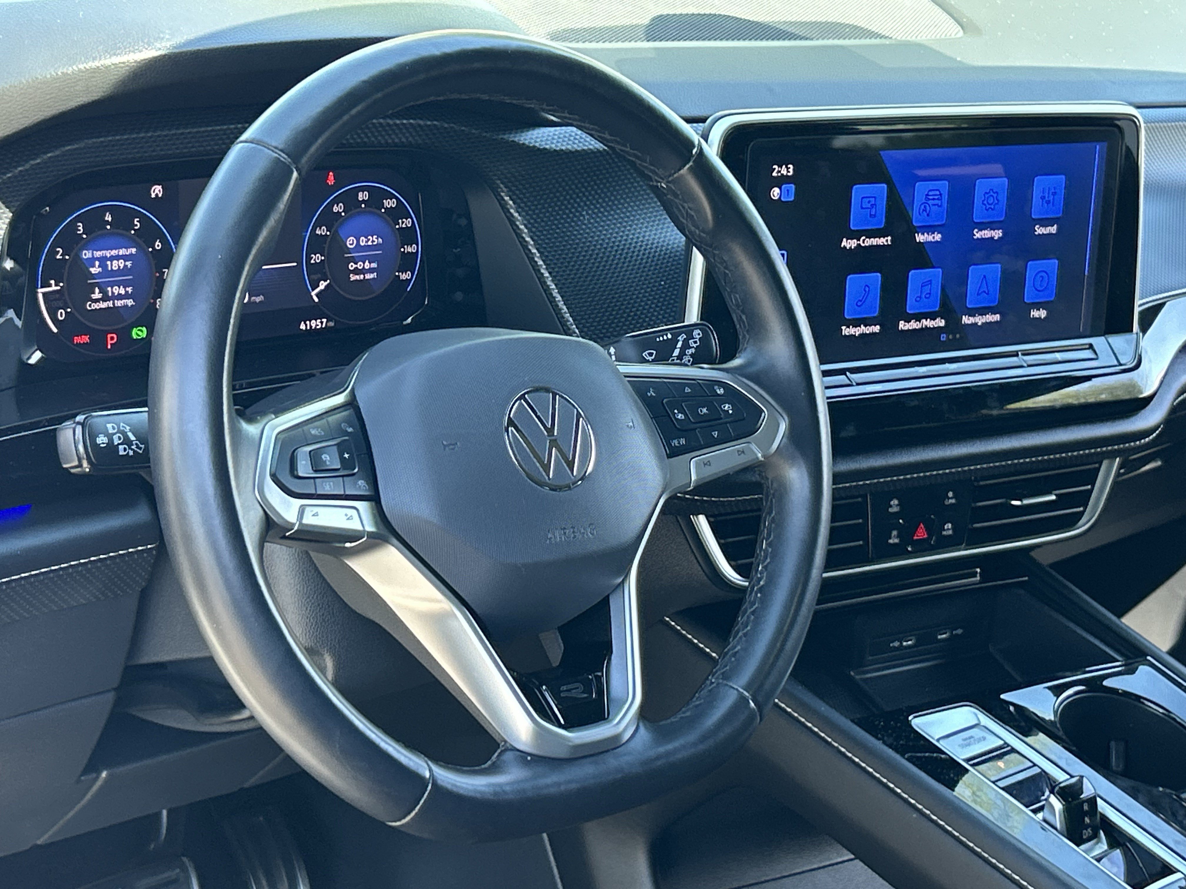 Certified 2024 Volkswagen Atlas Cross Sport SEL R-Line AWD/4WD image 27