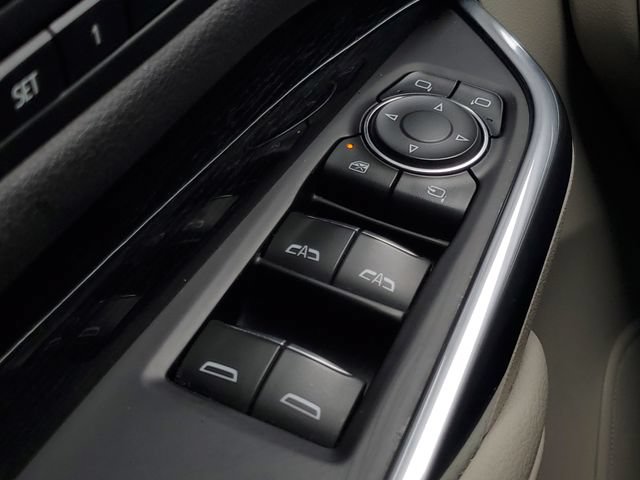 Used 2019 Cadillac XT4 Premium Luxury w/ Cold Weather Package AWD/4WD image 23