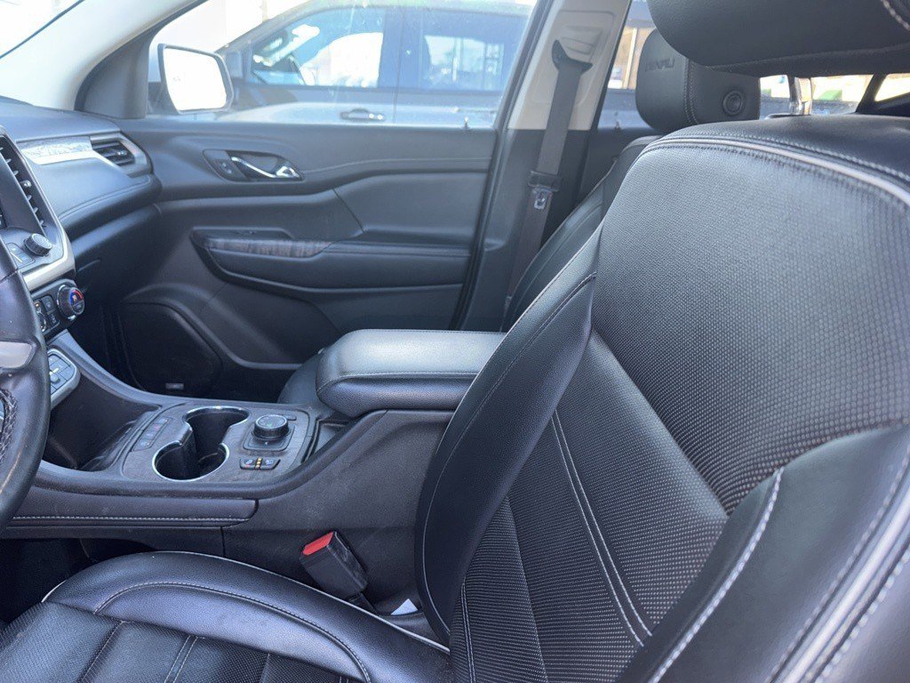 Used 2023 GMC Acadia Denali image 5