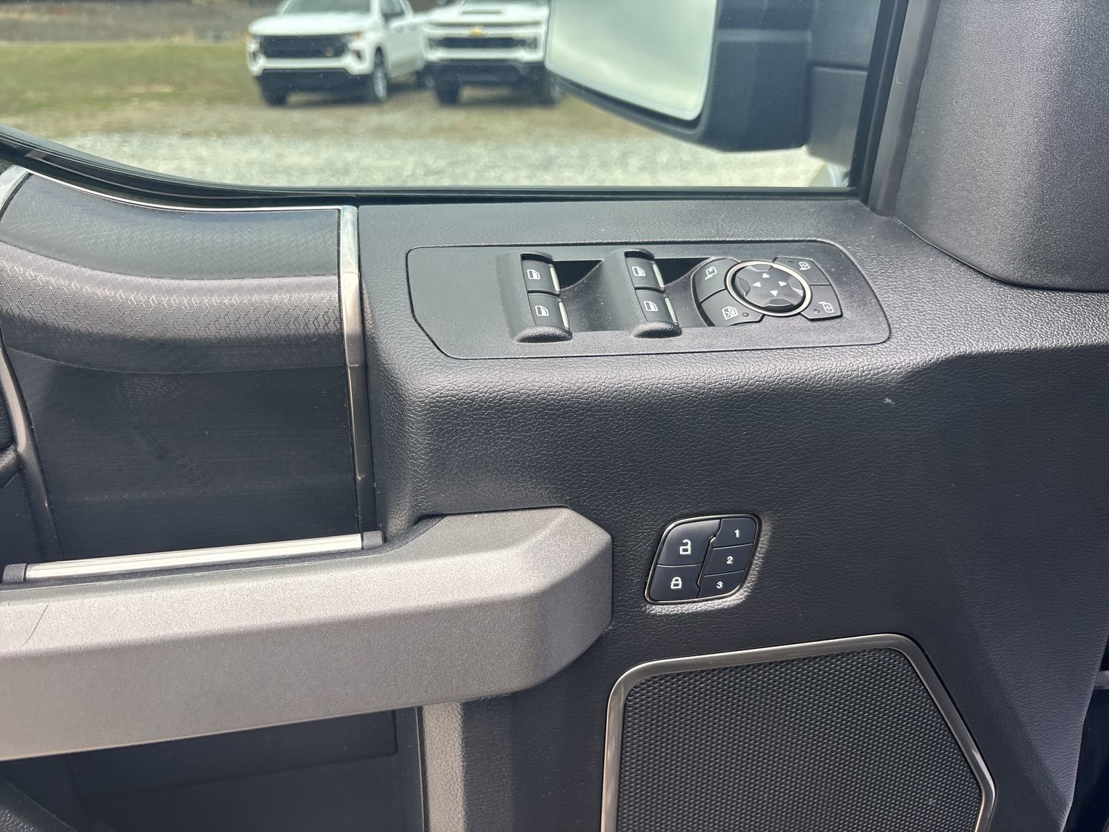 Used 2018 Ford F150 Raptor w/ Equipment Group 802A Luxury AWD/4WD image 13