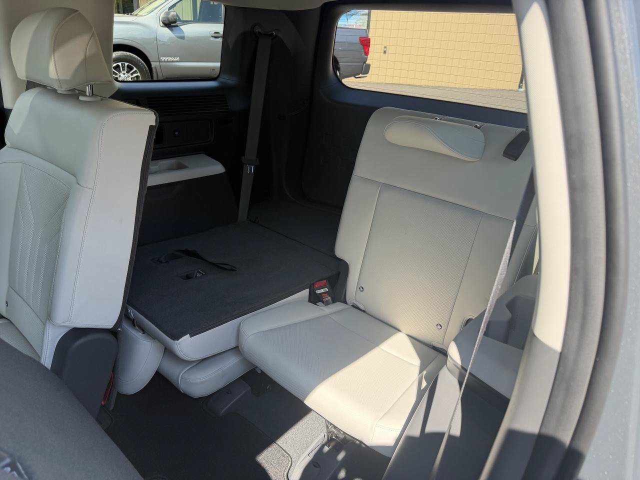 Used 2026 Hyundai Santa Fe SEL FWD image 11