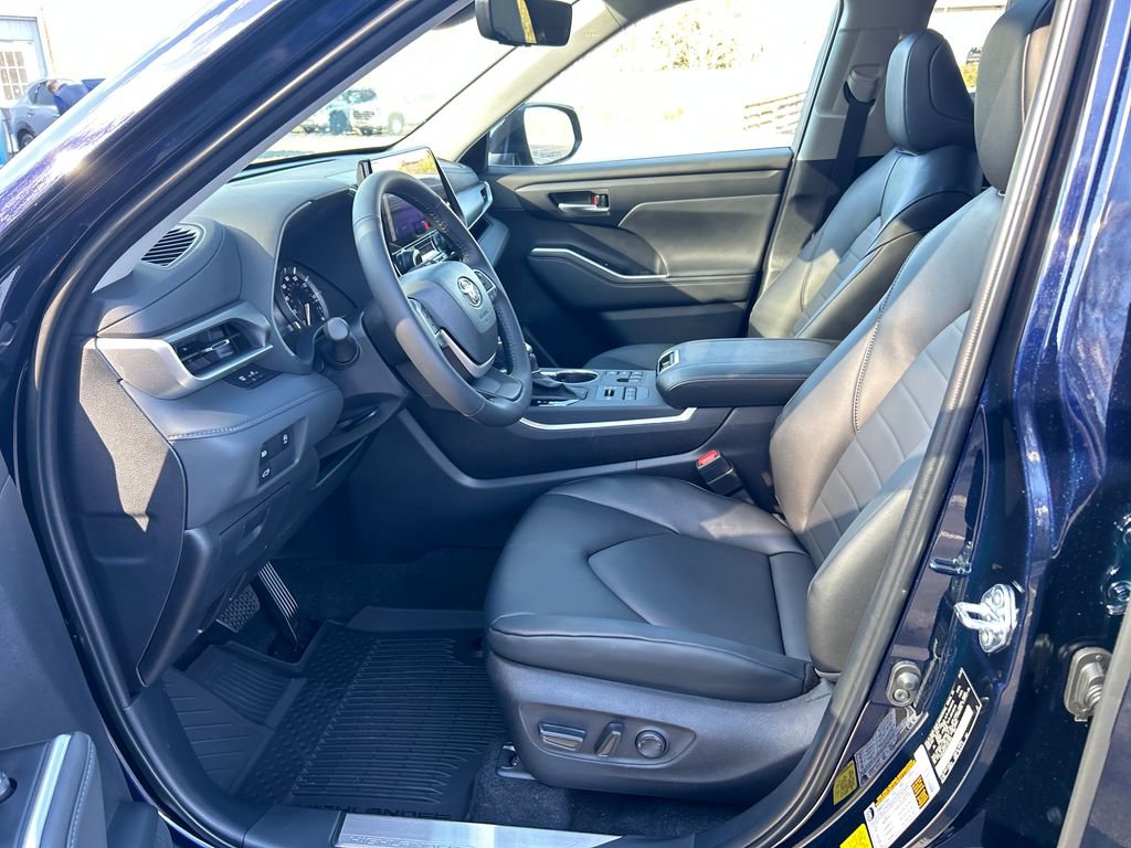 New 2026 Toyota Highlander XLE AWD/4WD image 17
