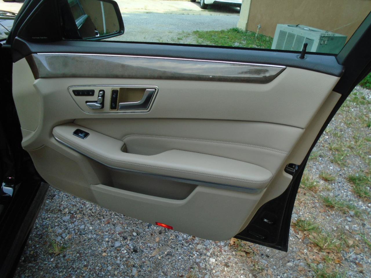 Used 2014 Mercedes-Benz E 350 Sedan image 15