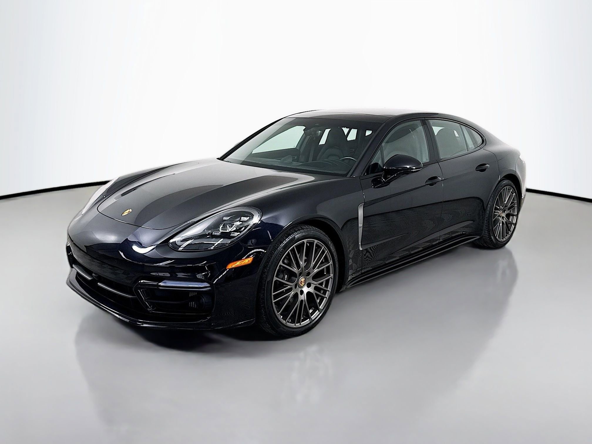 Certified 2023 Porsche Panamera 4 image 1