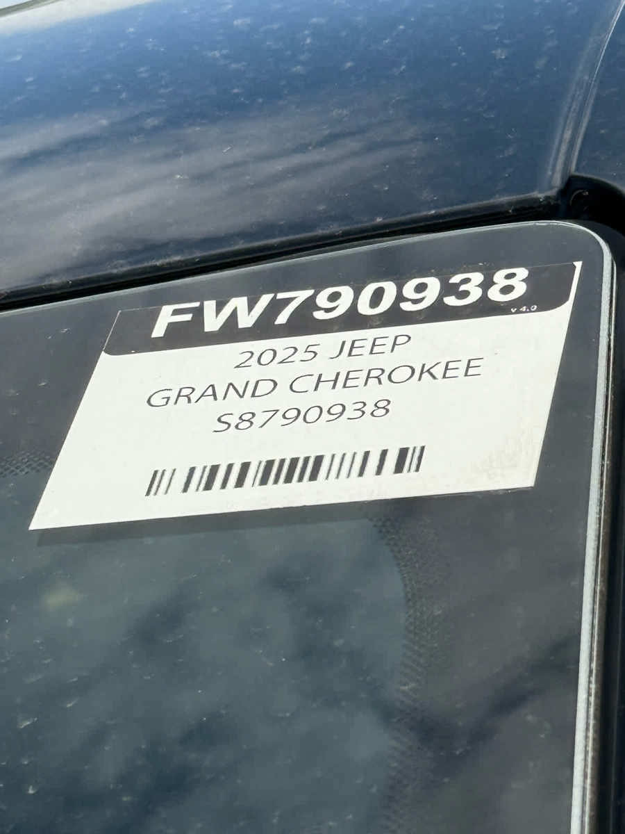 New 2025 Jeep Grand Cherokee L Limited AWD/4WD image 34