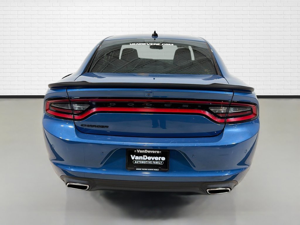 Used 2020 Dodge Charger SXT w/ Blacktop Package RWD image 8