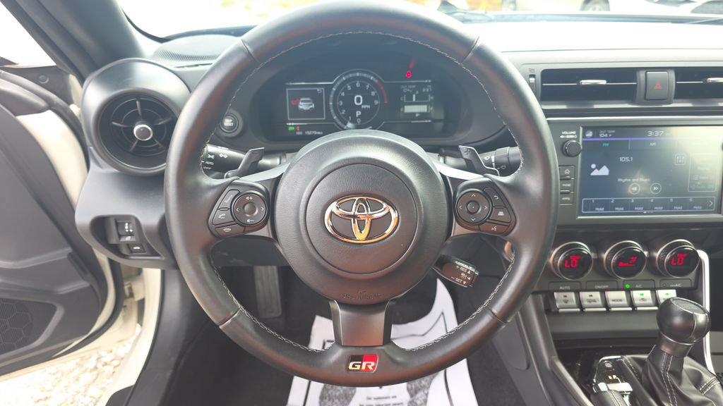 Used 2023 Toyota GR86 RWD image 15