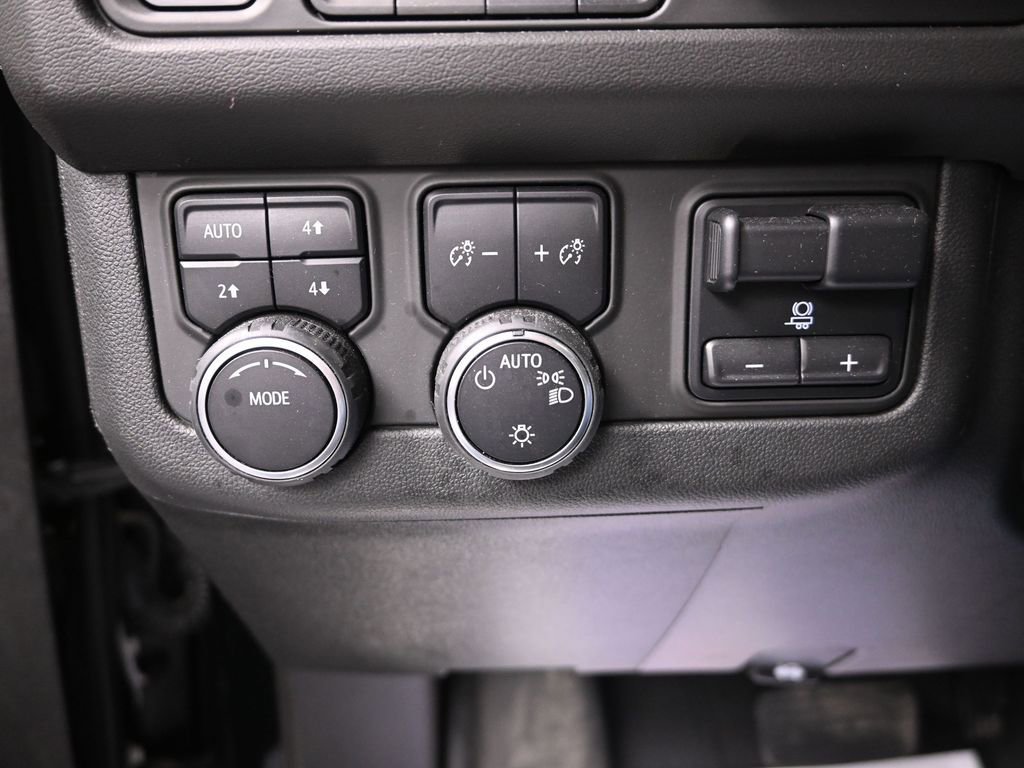 Used 2023 Chevrolet Tahoe Premier AWD/4WD image 29