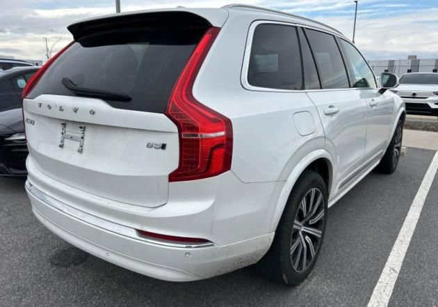 Used 2025 Volvo XC90 B5 Core image 2