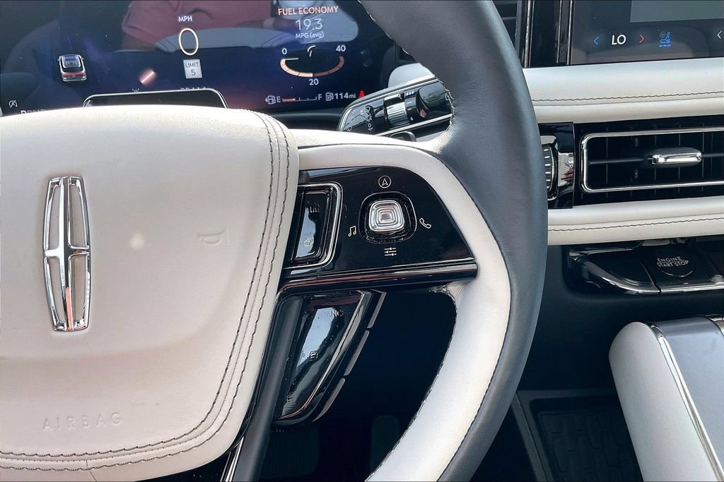 Used 2026 Lincoln Aviator 2WD image 14