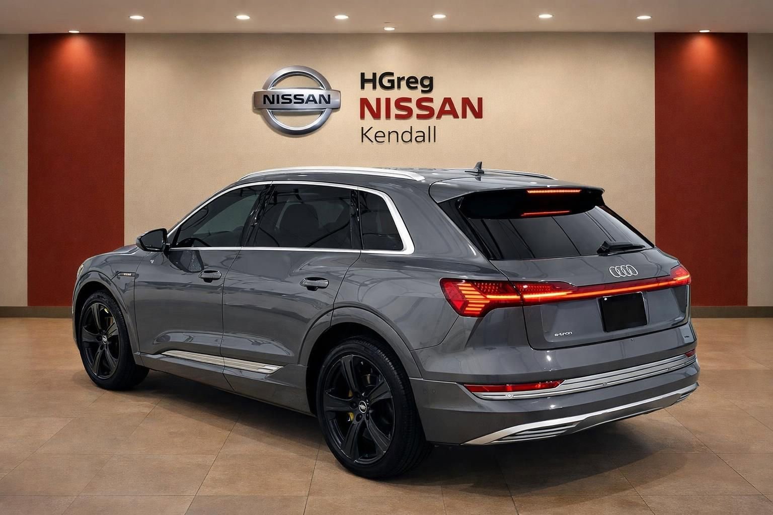 Used 2019 Audi e-tron Prestige AWD/4WD image 2